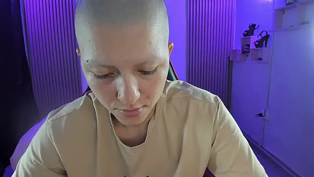 nicocoox online show from June 5, 2026, 6:52 am