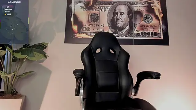 Snapshot of chrizmacgregor chatting on October 28, 2025, 9:06 pm chrizmacgregor online show from October 28, 2025, 9:06 pm