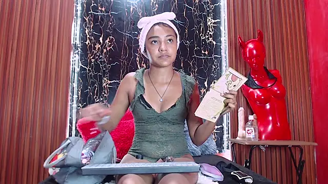 Snapshot of MadelinPaterson chatting on January 17, 2026, 4:54 pm MadelinPaterson online show from January 17, 2026, 4:54 pm