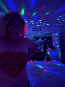 Snapshot of blondefun3818 chatting on September 18, 2025, 2:13 am blondefun3818 online show from September 18, 2025, 2:13 am