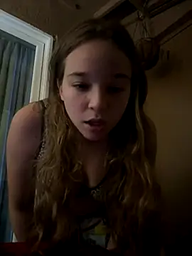 Snapshot of blondefun3818 chatting on October 22, 2025, 1:50 am blondefun3818 online show from October 22, 2025, 1:50 am