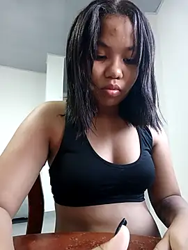 little onixx online show from February 15, 2026, 12:14 pm