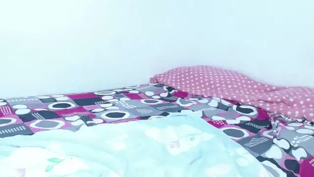 little onixx online show from March 13, 2026, 9:49 am