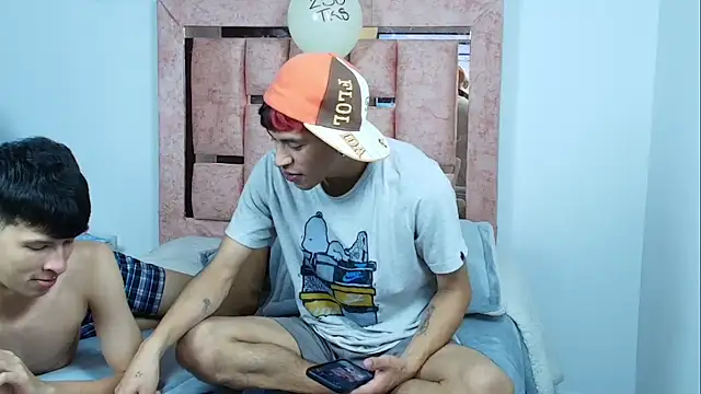 DemianSalvatore online show from December 3, 2025, 8:51 pm