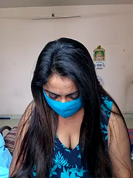 queendivya online show from June 19, 2026, 1:43 am
