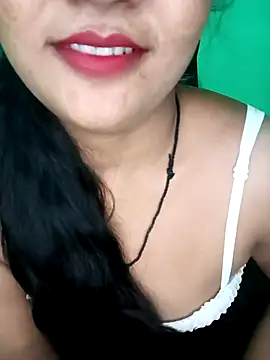 Cute girl011 online show from September 25, 2025, 6:11 pm