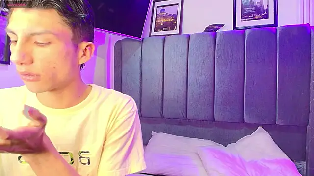 Snapshot of Erick_Velveth chatting on March 22, 2026, 7:23 am Erick Velveth online show from March 22, 2026, 7:23 am