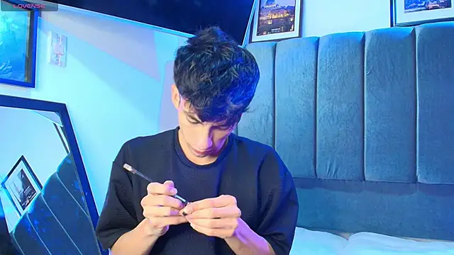 Snapshot of Erick_Velveth chatting on March 25, 2026, 5:02 am Erick Velveth online show from March 25, 2026, 5:02 am