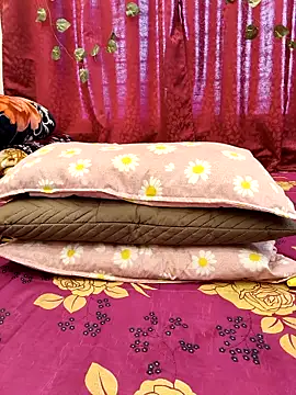 Snapshot of Sweets-jaanu chatting on January 7, 2026, 5:43 am Sweets-jaanu online show from January 7, 2026, 5:43 am