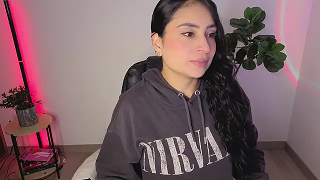 Snapshot of amyross_s1 chatting on October 21, 2025, 6:36 am amyross s1 online show from October 21, 2025, 6:36 am