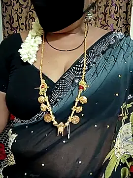 Snapshot of Maithili18 chatting on September 29, 2025, 8:19 am Maithili18 online show from September 29, 2025, 8:19 am