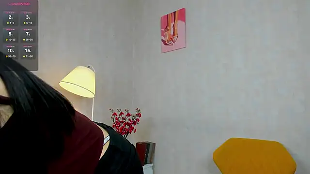 Snapshot of _DarknessQueen chatting on October 5, 2025, 12:47 pm DarknessQueen online show from October 5, 2025, 12:47 pm