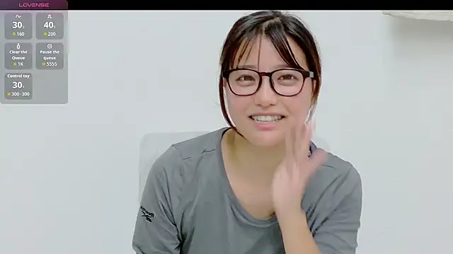 Snapshot of OnigiriJapan chatting on October 20, 2025, 3:51 am OnigiriJapan online show from October 20, 2025, 3:51 am