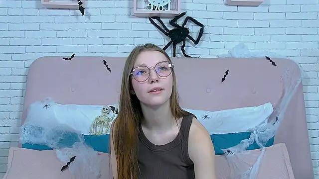 Snapshot of EllenBush chatting on October 26, 2025, 6:30 am EllenBush online show from October 26, 2025, 6:30 am