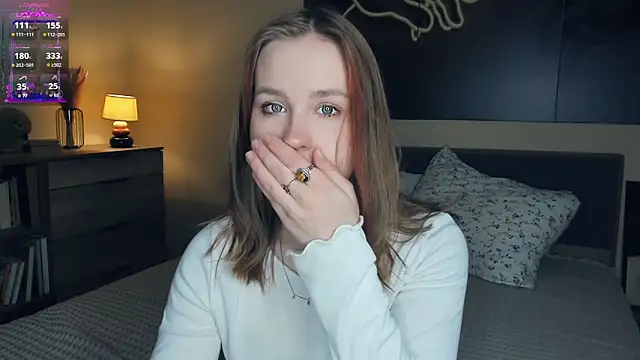 MaliaBourraine online show from October 13, 2025, 8:03 am