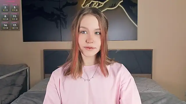 MaliaBourraine online show from February 13, 2026, 7:04 am