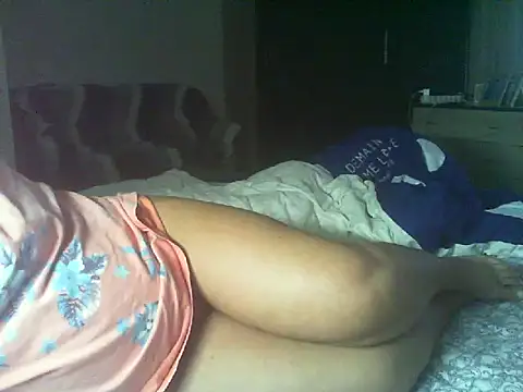 Lauray1 online show from November 16, 2025, 6:46 pm