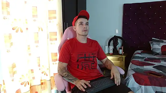 BooyHott  online show from November 19, 2025, 6:52 pm