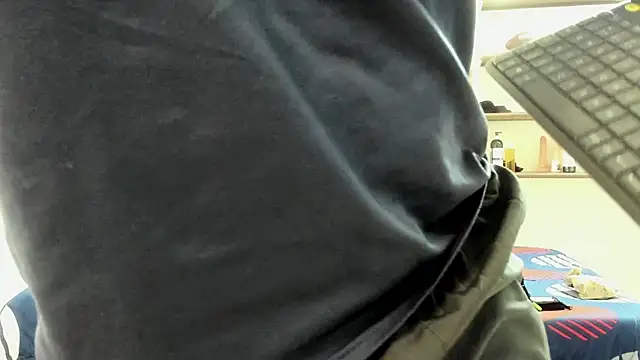 Snapshot of BooyHott_ chatting on March 11, 2026, 6:58 pm BooyHott online show from March 11, 2026, 6:58 pm