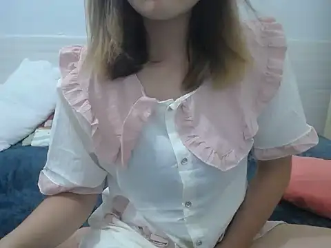 Snapshot of Hannie_26 chatting on October 4, 2025, 5:22 pm Hannie 26 online show from October 4, 2025, 5:22 pm