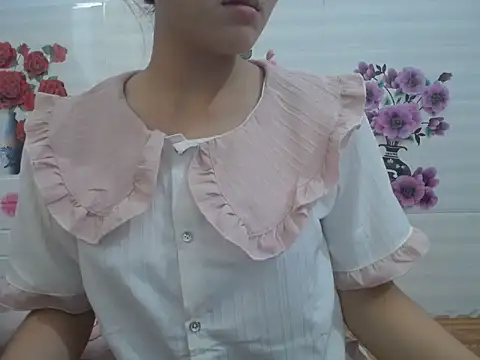 Snapshot of Hannie_26 chatting on October 18, 2025, 4:15 am Hannie 26 online show from October 18, 2025, 4:15 am