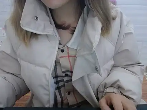 Snapshot of Hannie_26 chatting on November 3, 2025, 1:23 pm Hannie 26 online show from November 3, 2025, 1:23 pm