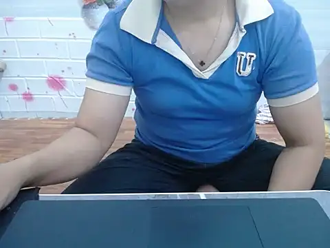 Snapshot of Hannie_26 chatting on November 6, 2025, 1:01 pm Hannie 26 online show from November 6, 2025, 1:01 pm