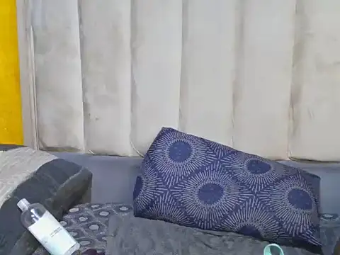 Snapshot of SexyBear012 chatting on October 22, 2025, 9:20 am SexyBear012 online show from October 22, 2025, 9:20 am