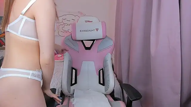 Leri Dells online show from October 18, 2025, 2:58 am