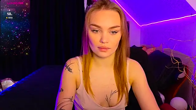 Snapshot of KitsyMoore chatting on October 1, 2025, 9:04 am KitsyMoore online show from October 1, 2025, 9:04 am