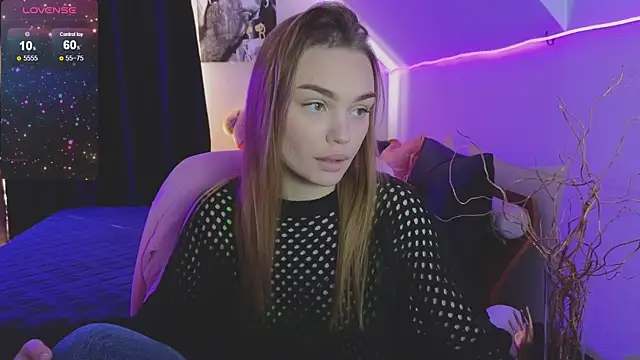 Snapshot of KitsyMoore chatting on October 18, 2025, 1:12 pm KitsyMoore online show from October 18, 2025, 1:12 pm