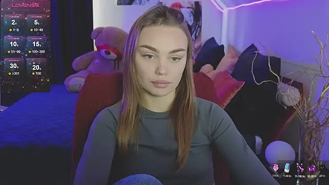 Snapshot of KitsyMoore chatting on October 21, 2025, 1:12 pm KitsyMoore online show from October 21, 2025, 1:12 pm