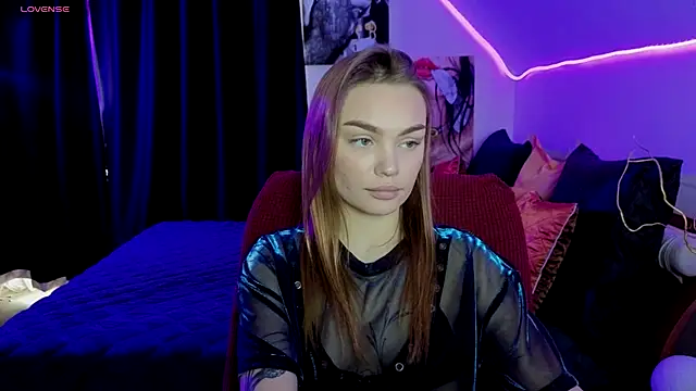 Snapshot of KitsyMoore chatting on October 25, 2025, 1:29 pm KitsyMoore online show from October 25, 2025, 1:29 pm