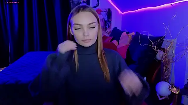 KitsyMoore online show from November 21, 2025, 1:10 pm