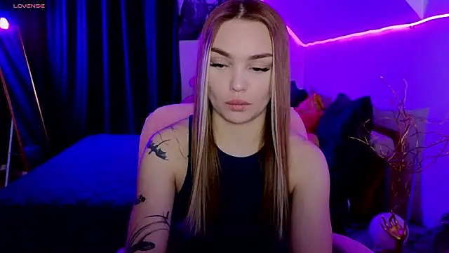 KitsyMoore online show from February 3, 2026, 4:12 pm