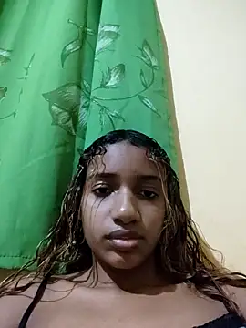 Snapshot of Barbiefox24 chatting on October 13, 2025, 8:14 am Barbiefox24 online show from October 13, 2025, 8:14 am