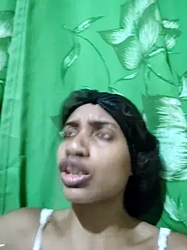 Snapshot of Barbiefox24 chatting on October 21, 2025, 5:52 am Barbiefox24 online show from October 21, 2025, 5:52 am