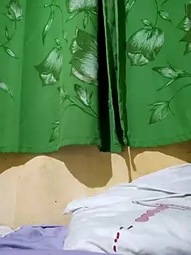 Snapshot of Barbiefox24 chatting on October 21, 2025, 10:21 pm Barbiefox24 online show from October 21, 2025, 10:21 pm