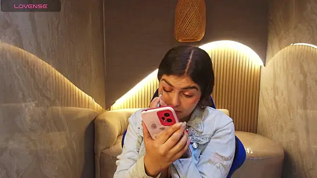 Snapshot of dany_r_ chatting on October 2, 2025, 12:34 pm dany r online show from October 2, 2025, 12:34 pm