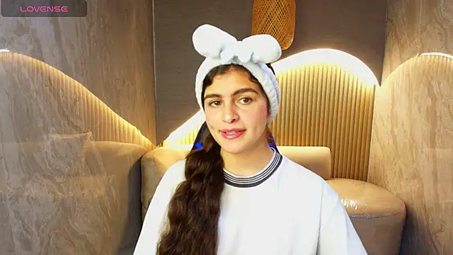 Snapshot of dany_r_ chatting on October 21, 2025, 1:12 pm dany r online show from October 21, 2025, 1:12 pm