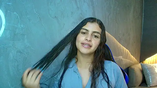 Snapshot of dany_r_ chatting on November 15, 2025, 1:18 pm dany r online show from November 15, 2025, 1:18 pm