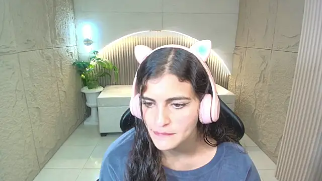 Snapshot of dany_r_ chatting on March 10, 2026, 12:54 pm dany r online show from March 10, 2026, 12:54 pm