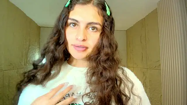 Snapshot of dany_r_ chatting on March 17, 2026, 1:47 pm dany r online show from March 17, 2026, 1:47 pm