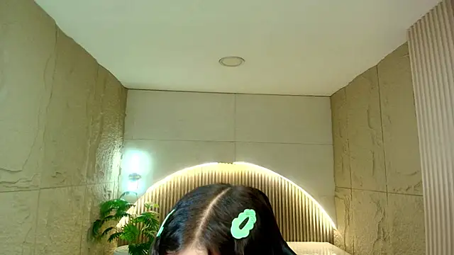 Snapshot of dany_r_ chatting on March 20, 2026, 12:54 pm dany r online show from March 20, 2026, 12:54 pm