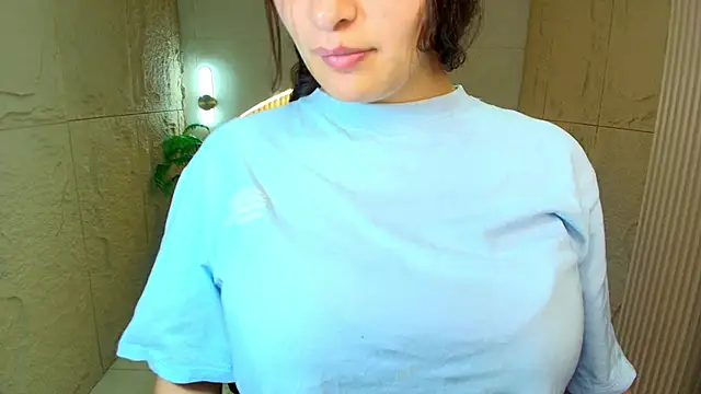 Snapshot of dany_r_ chatting on March 21, 2026, 12:54 pm dany r online show from March 21, 2026, 12:54 pm