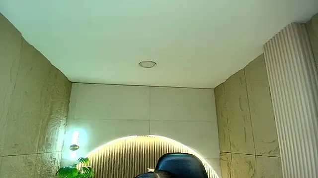 Snapshot of dany_r_ chatting on March 26, 2026, 1:06 pm dany r online show from March 26, 2026, 1:06 pm