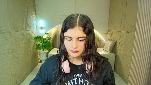 Snapshot of dany_r_ chatting on March 28, 2026, 12:49 pm dany r online show from March 28, 2026, 12:49 pm