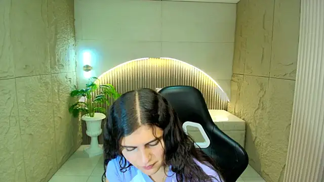 Snapshot of dany_r_ chatting on April 14, 2026, 1:06 pm dany r online show from April 14, 2026, 1:06 pm