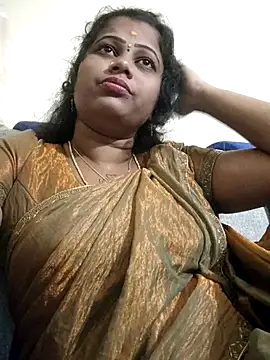 sweetqueen143 online show from October 13, 2025, 4:29 pm