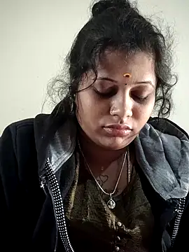 sweetqueen143 online show from December 14, 2025, 2:17 am